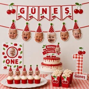Kiraz temalı kişiye özel doğum günü parti konsepti seti. Banner, ayaklı pano, pasta süsü, cupcake süsleri, popcorn kutuları, tabak ve bardaklardan oluşan 1 yaş doğum günü dekorasyonu.